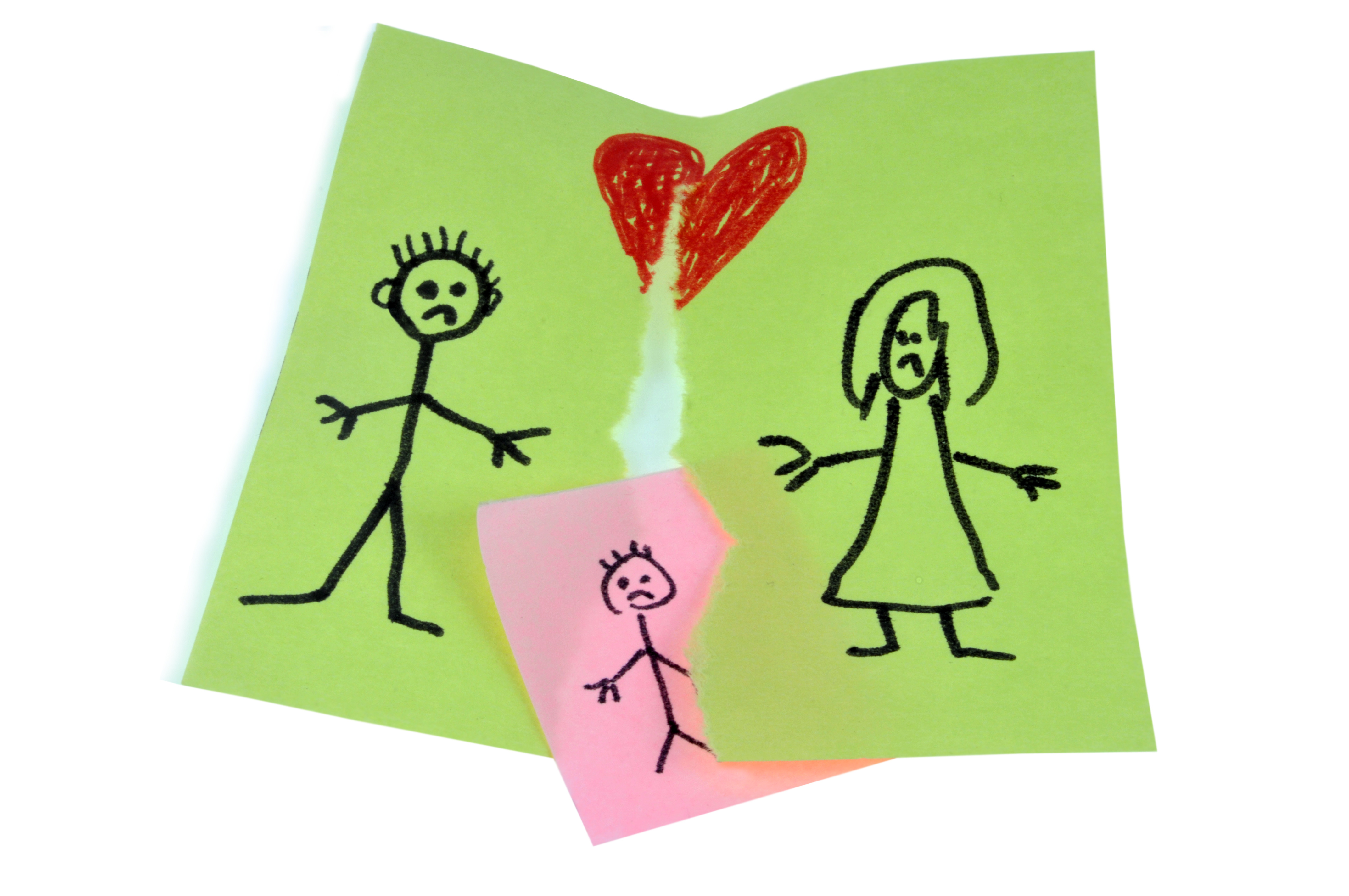 illustration dessin déchiré entre un père et une mère avec l'enfant au milieu